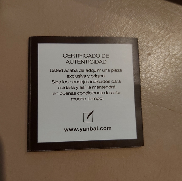 Clip on red silver earrings Yanbal - Picture 3 of 4